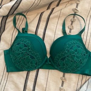 Victoria secret push up bra 36D